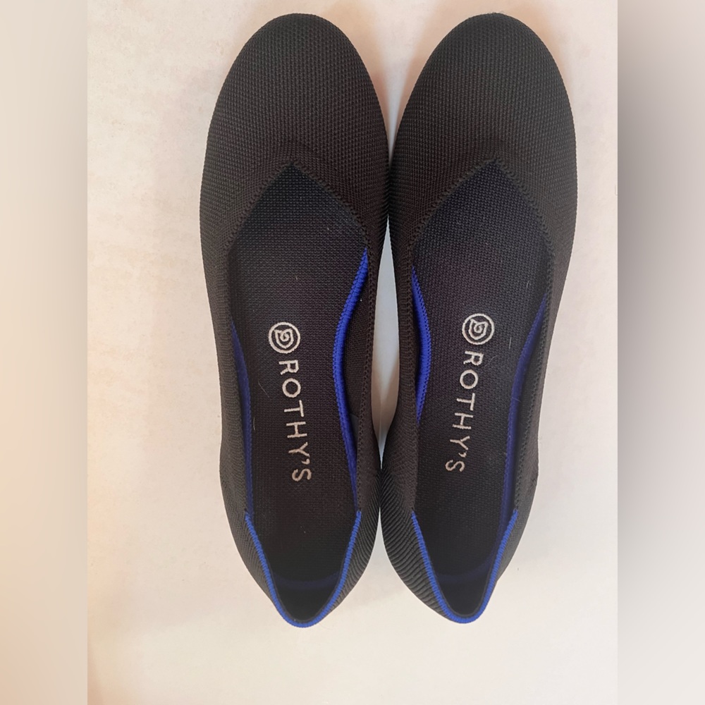 ROTHYS “The Flat” BLACK FLATS WITH BLUE TRIM RETIRED